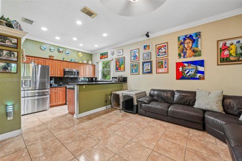 Villa ou maison à vendre à Miami, Floride: 4 chambres, 170.38 m2 № 2176462 - photo 9