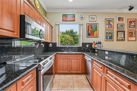 Villa ou maison à vendre à Miami, Floride: 4 chambres, 170.38 m2 № 2176462 - photo 18