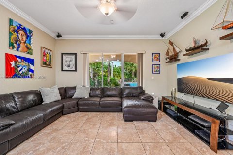 Villa ou maison à vendre à Miami, Floride: 4 chambres, 170.38 m2 № 2176462 - photo 8