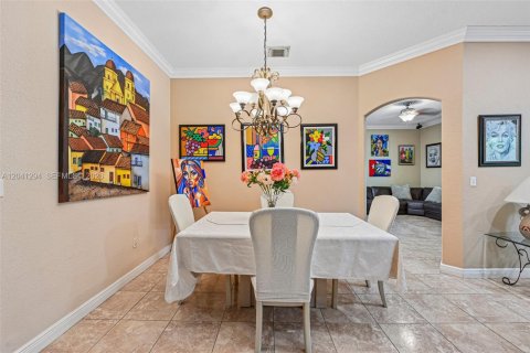 Villa ou maison à vendre à Miami, Floride: 4 chambres, 170.38 m2 № 2176462 - photo 15