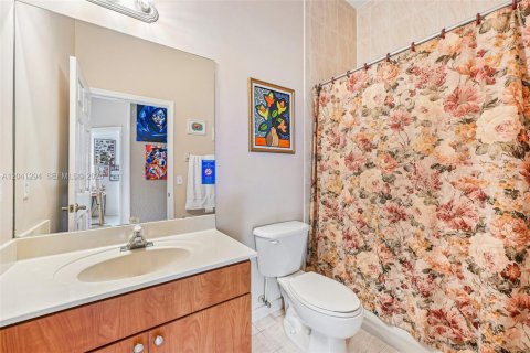 Villa ou maison à vendre à Miami, Floride: 4 chambres, 170.38 m2 № 2176462 - photo 26
