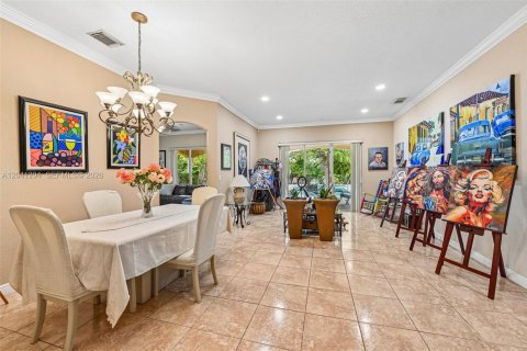 Villa ou maison à vendre à Miami, Floride: 4 chambres, 170.38 m2 № 2176462 - photo 13