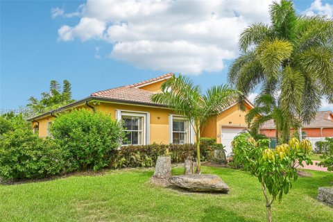 Villa ou maison à vendre à Miami, Floride: 4 chambres, 170.38 m2 № 2176462 - photo 6