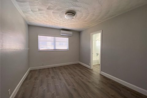 Apartamento en alquiler en Fort Lauderdale, Florida, 2 dormitorios № 1943766 - foto 16