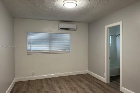 Apartamento en alquiler en Fort Lauderdale, Florida, 2 dormitorios № 1943766 - foto 17