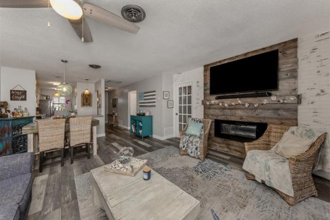 Condo in Englewood, Florida, 2 bedrooms  № 1519336 - photo 13