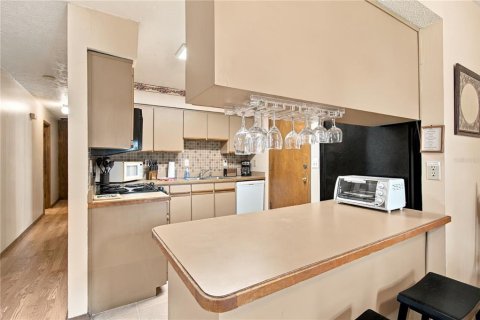 Appartement à louer à Tampa, Floride: 2 chambres, 130.43 m2 № 2389016 - photo 13