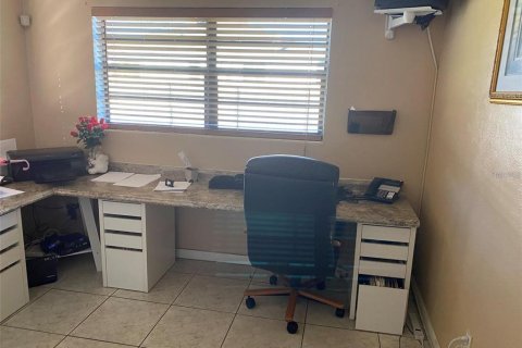 Propiedad comercial en alquiler en Orlando, Florida, 186.45 m2 № 1673855 - foto 6