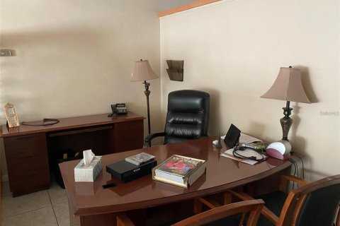 Propiedad comercial en alquiler en Orlando, Florida, 186.45 m2 № 1673855 - foto 5