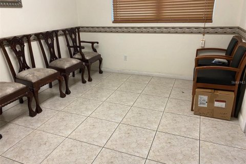 Propiedad comercial en alquiler en Orlando, Florida, 186.45 m2 № 1673855 - foto 9