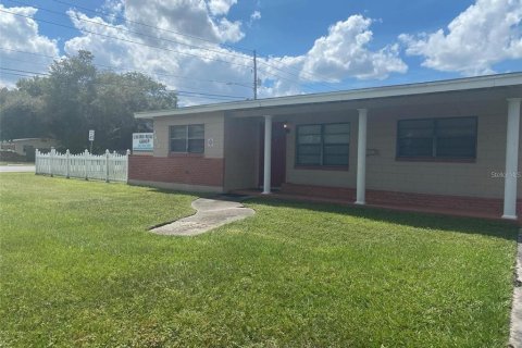Propiedad comercial en alquiler en Orlando, Florida, 186.45 m2 № 1673855 - foto 1