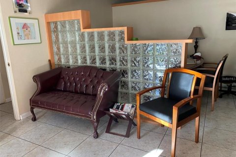 Propiedad comercial en alquiler en Orlando, Florida, 186.45 m2 № 1673855 - foto 4