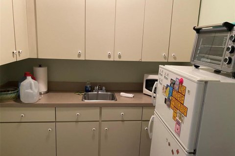 Propiedad comercial en alquiler en Orlando, Florida, 186.45 m2 № 1673855 - foto 7