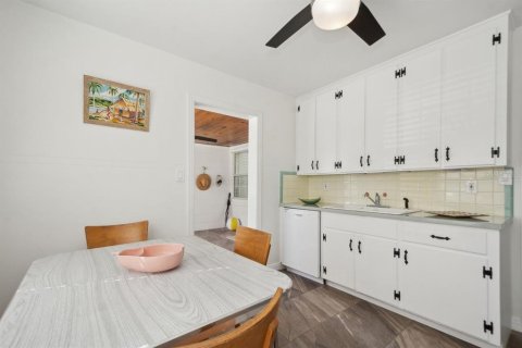 Villa ou maison à vendre à Saint Pete Beach, Floride: 5 chambres, 193.98 m2 № 2405280 - photo 17