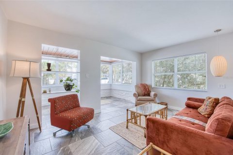 Villa ou maison à vendre à Saint Pete Beach, Floride: 5 chambres, 193.98 m2 № 2405280 - photo 13