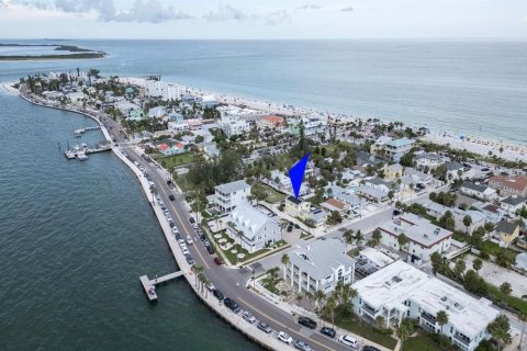 Villa ou maison à vendre à Saint Pete Beach, Floride: 5 chambres, 193.98 m2 № 2405280 - photo 3