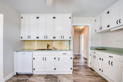 Villa ou maison à vendre à Saint Pete Beach, Floride: 5 chambres, 193.98 m2 № 2405280 - photo 16