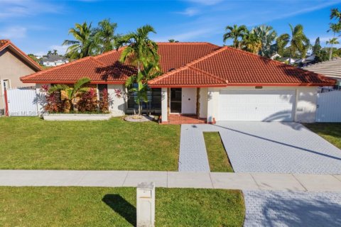 Villa ou maison à vendre à Miami, Floride: 4 chambres, 175.59 m2 № 1975359 - photo 29