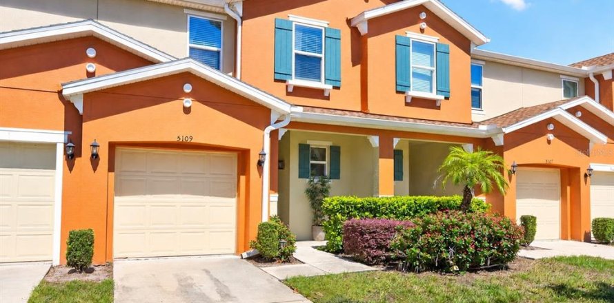 Townhouse in Kissimmee, Florida 4 bedrooms, 152.08 sq.m. № 2393610