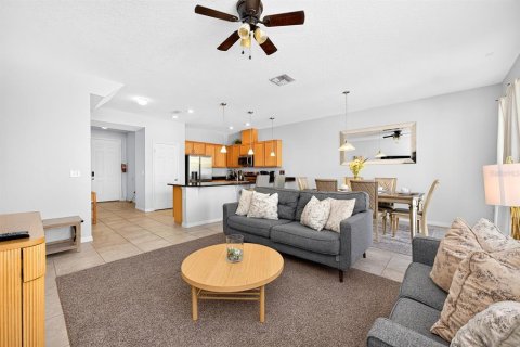 Townhouse in Kissimmee, Florida 4 bedrooms, 152.08 sq.m. № 2393610 - photo 8
