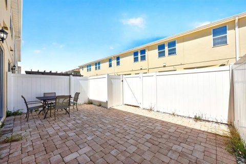 Townhouse in Kissimmee, Florida 4 bedrooms, 152.08 sq.m. № 2393610 - photo 23