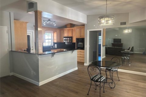 Casa en alquiler en Tampa, Florida, 3 dormitorios, 161.19 m2 № 1911613 - foto 5