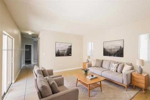 Villa ou maison à louer à Homestead, Floride: 3 chambres, 128.76 m2 № 2168609 - photo 3