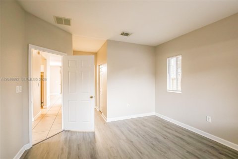 Villa ou maison à louer à Homestead, Floride: 3 chambres, 128.76 m2 № 2168609 - photo 10