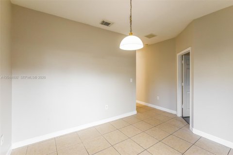 Villa ou maison à louer à Homestead, Floride: 3 chambres, 128.76 m2 № 2168609 - photo 6