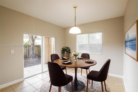 Villa ou maison à louer à Homestead, Floride: 3 chambres, 128.76 m2 № 2168609 - photo 8