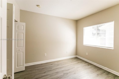 Villa ou maison à louer à Homestead, Floride: 3 chambres, 128.76 m2 № 2168609 - photo 13