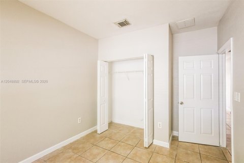 Villa ou maison à louer à Homestead, Floride: 3 chambres, 128.76 m2 № 2168609 - photo 15
