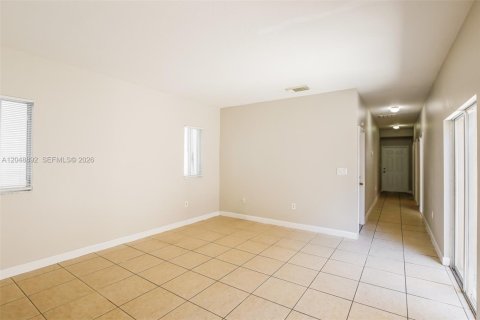 Villa ou maison à louer à Homestead, Floride: 3 chambres, 128.76 m2 № 2168609 - photo 5