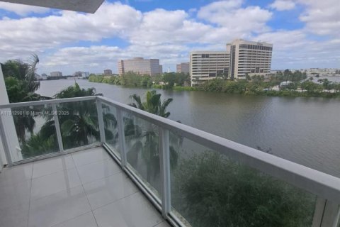 Copropriété à vendre à Miami, Floride: 2 chambres, 84.91 m2 № 1969270 - photo 1