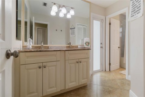 Casa en venta en Delray Beach, Florida, 4 dormitorios, 211.72 m2 № 1989319 - foto 25