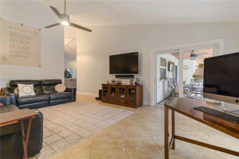 Casa en venta en Delray Beach, Florida, 4 dormitorios, 211.72 m2 № 1989319 - foto 14