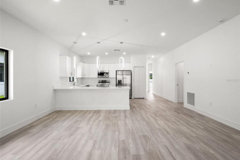 Casa en venta en Apopka, Florida, 4 dormitorios, 178.74 m2 № 2219626 - foto 14