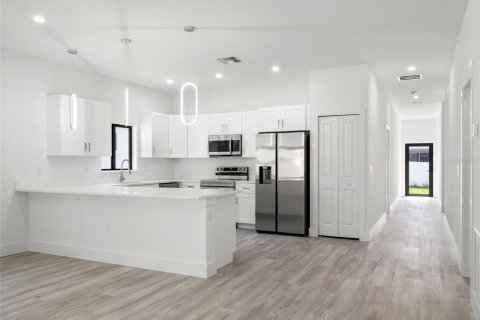 Casa en venta en Apopka, Florida, 4 dormitorios, 178.74 m2 № 2219626 - foto 11