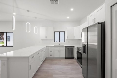 Casa en venta en Apopka, Florida, 4 dormitorios, 178.74 m2 № 2219626 - foto 10