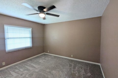 House in Winter Haven, Florida 3 bedrooms, 185.62 sq.m. № 1831591 - photo 9
