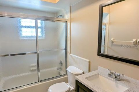 House in Winter Haven, Florida 3 bedrooms, 185.62 sq.m. № 1831591 - photo 11