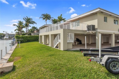 Снять в аренду виллу или дом в Корал-Гейблс, Флорида 4 спальни, 271.74м2, № 2005737 - фото 10