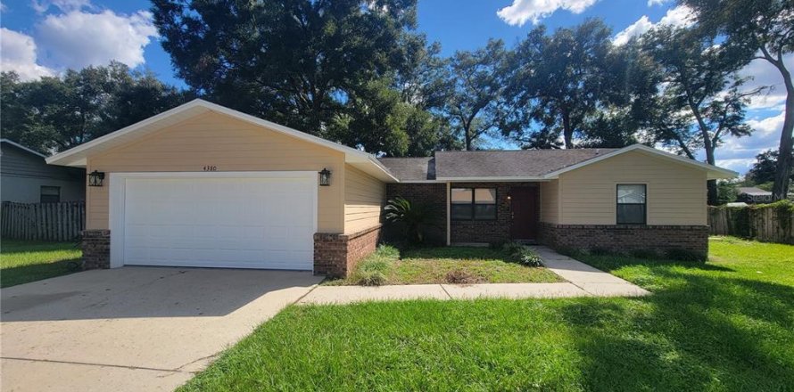 Villa ou maison à Ocala, Floride 3 chambres, 143.26 m2 № 2418599
