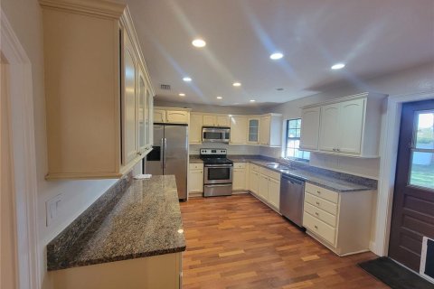 Villa ou maison à louer à Ocala, Floride: 3 chambres, 143.26 m2 № 2418599 - photo 4