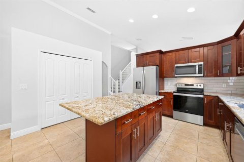 House in Orlando, Florida 4 bedrooms, 256.87 sq.m. № 2151938 - photo 5