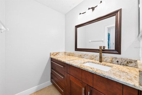 House in Orlando, Florida 4 bedrooms, 256.87 sq.m. № 2151938 - photo 19