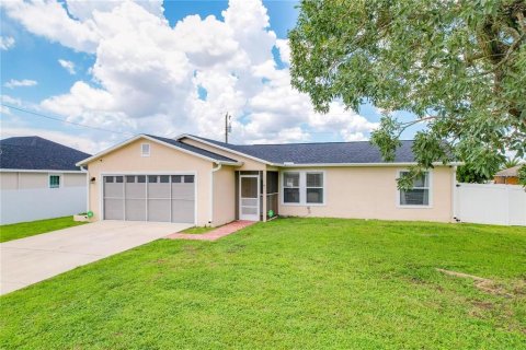 Villa ou maison à louer à Cape Coral, Floride: 3 chambres, 113.9 m2 № 1840053 - photo 1