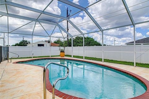 Villa ou maison à louer à Cape Coral, Floride: 3 chambres, 113.9 m2 № 1840053 - photo 8