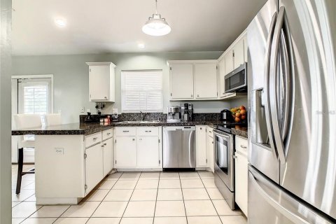 Villa ou maison à louer à Cape Coral, Floride: 3 chambres, 113.9 m2 № 1840053 - photo 5