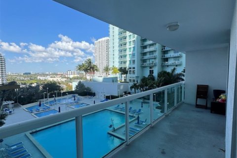 Condo in Miami, Florida, 1 bedroom  № 1607762 - photo 15